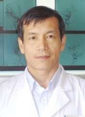 Профессор Ши Цзили, зав. отделением нейрохирургии и центра стереотаксической радиохирургии 